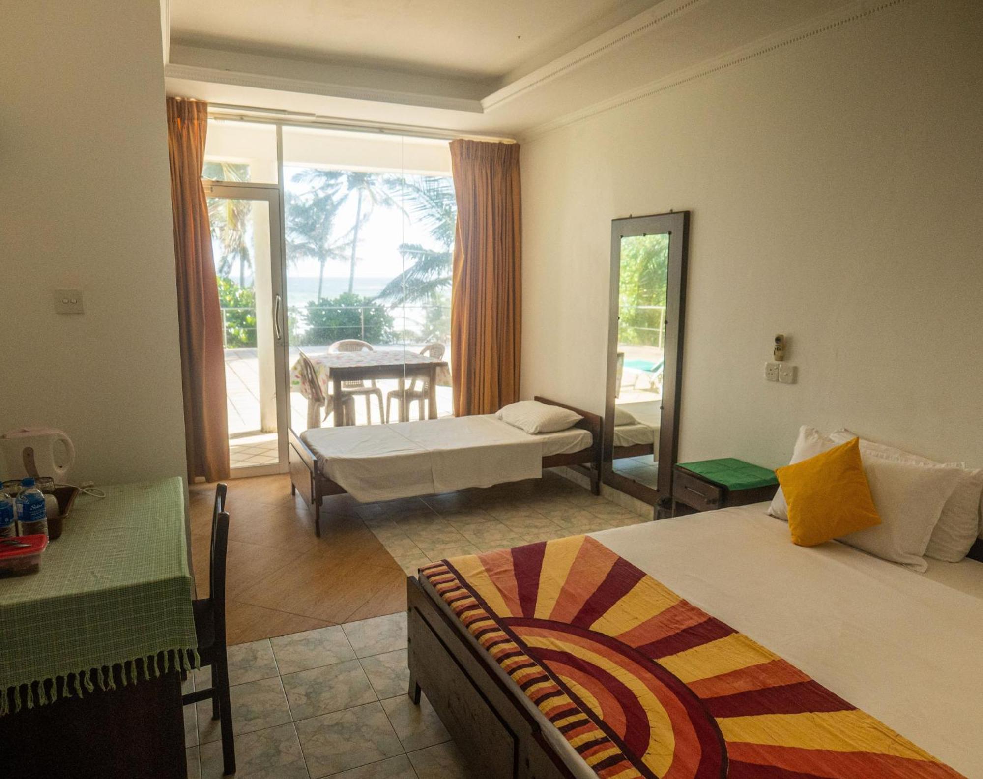 Amaya Beach Hotel Dikwella Exterior photo